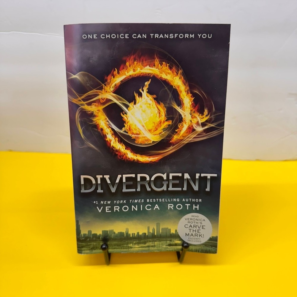 Divergent Veronica Roth Paperback Book 1 YA Dystopian Sci-Fi Carve the Mark